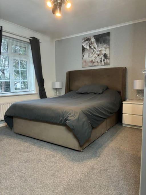 Clarke'S Airbnb Villa เวอร์ทิง ภายนอก รูปภาพ